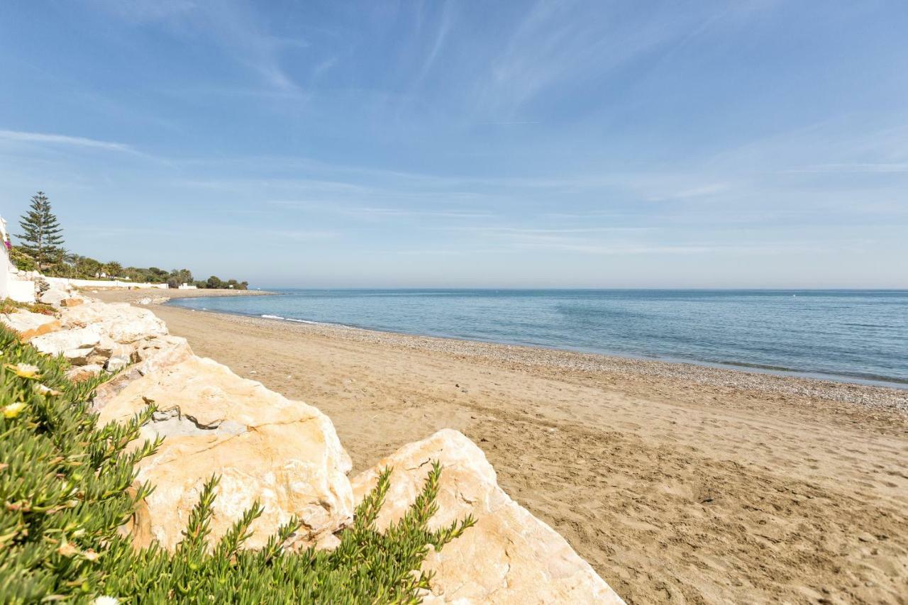 Beachside Cosy Apartment With Pool Estepona Eksteriør billede